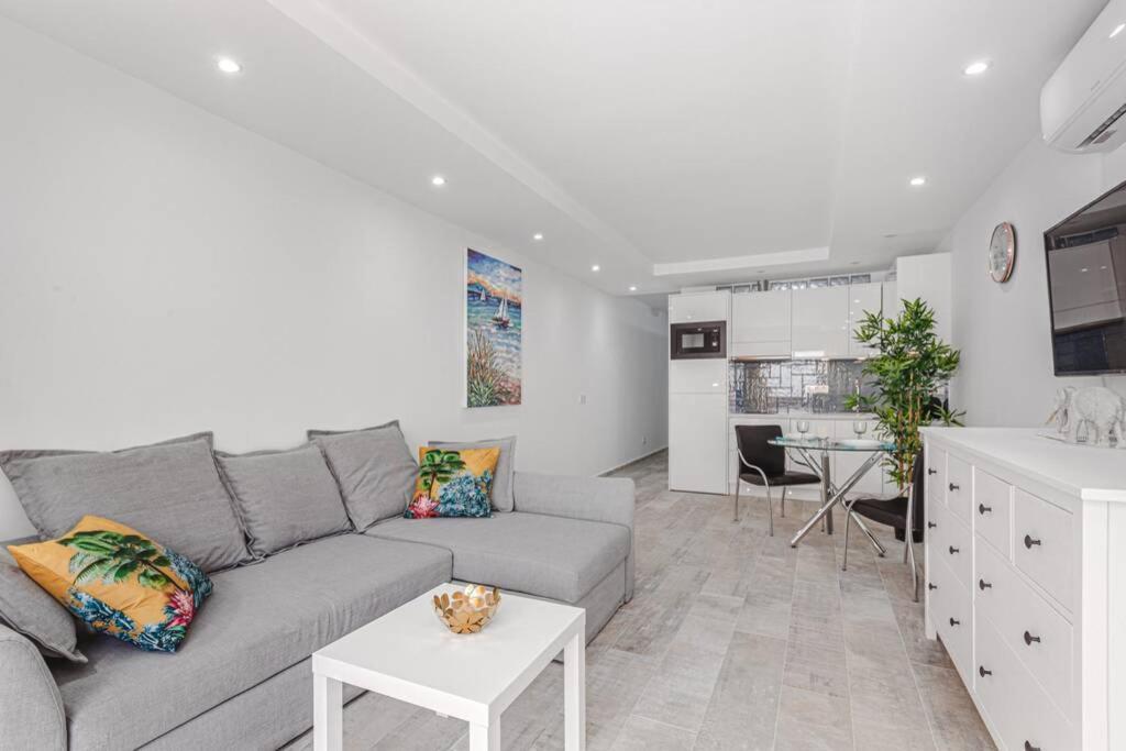 Tenerife Royal Gardens One Bedroom Apartment Playa de las Americas  Exteriér fotografie